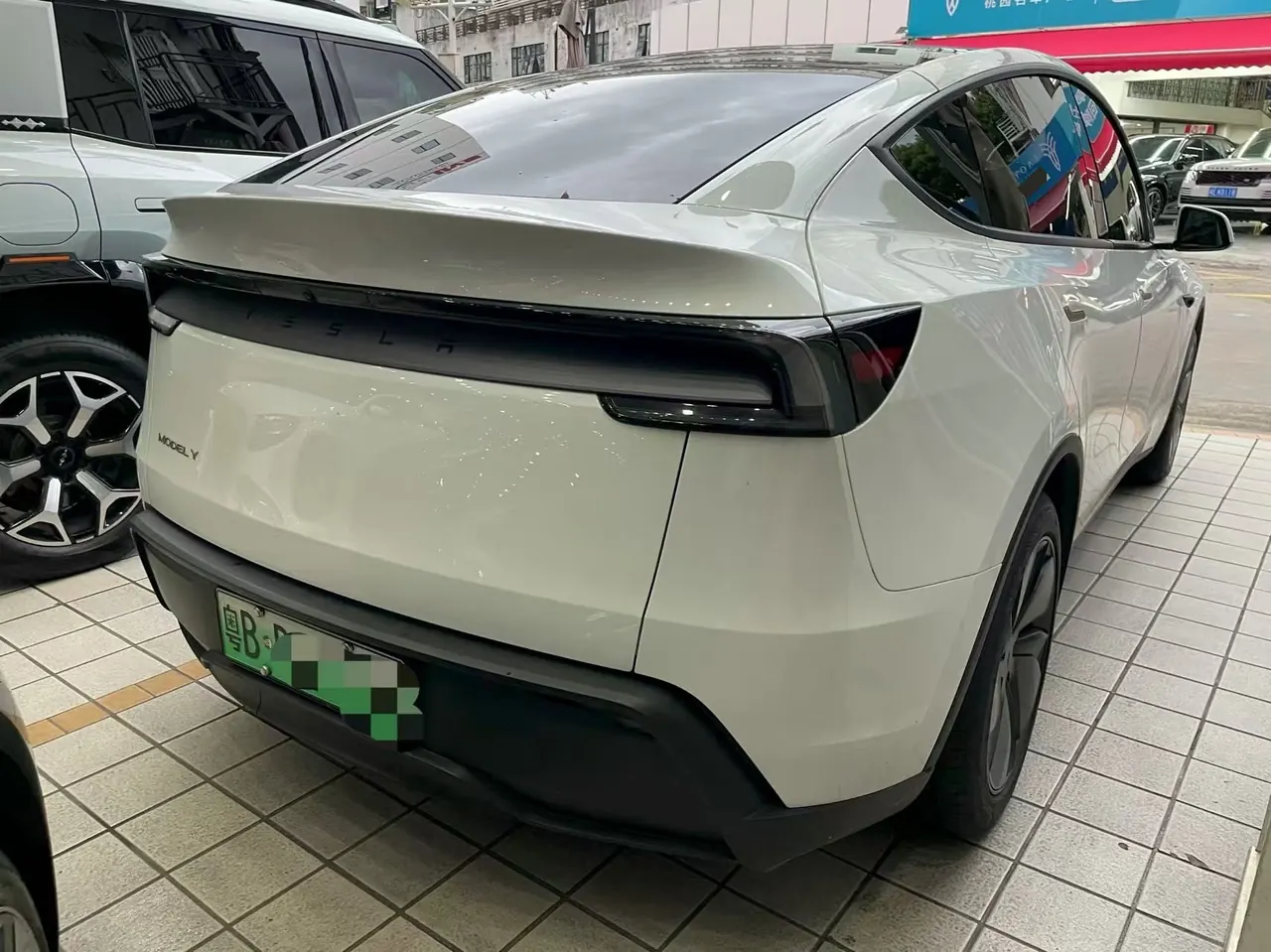 Tesla 2025 Model Y rear-wheel drive version automatic transmission 5
