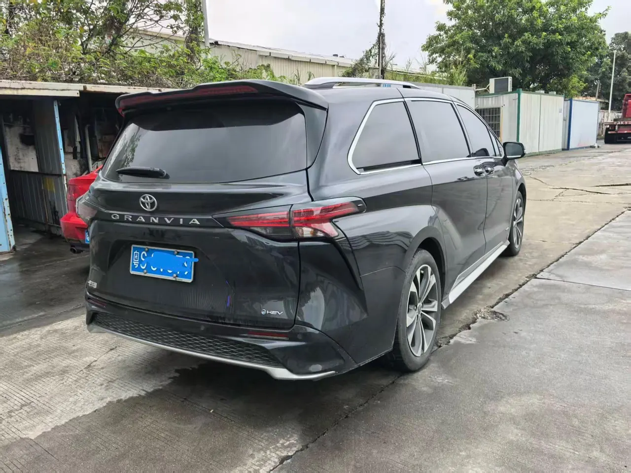 Toyota 2024 Grevia HYBRID 2.5 Stepless Premium PLUS Edition Automatic Gear 3