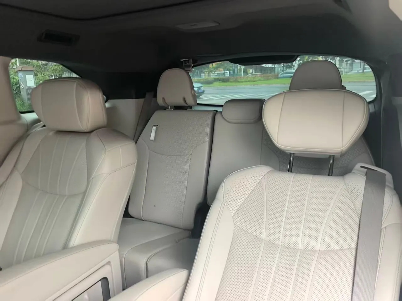 Toyota 2024 Grevia HYBRID 2.5 Stepless Premium PLUS Edition Automatic Gear 6