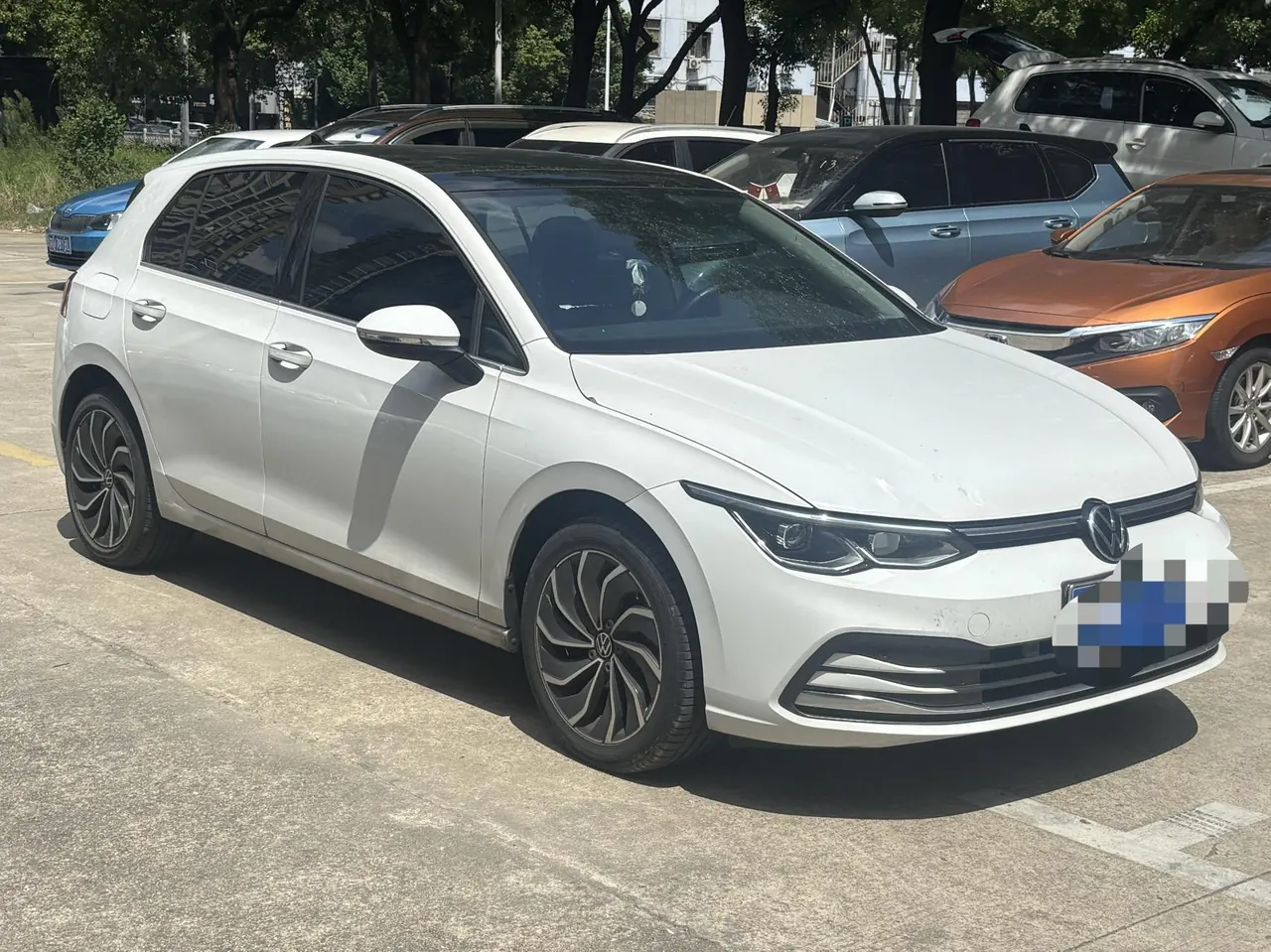 Volkswagen 2021 Golf 8 1.2TSI 200TSI Automatic 2