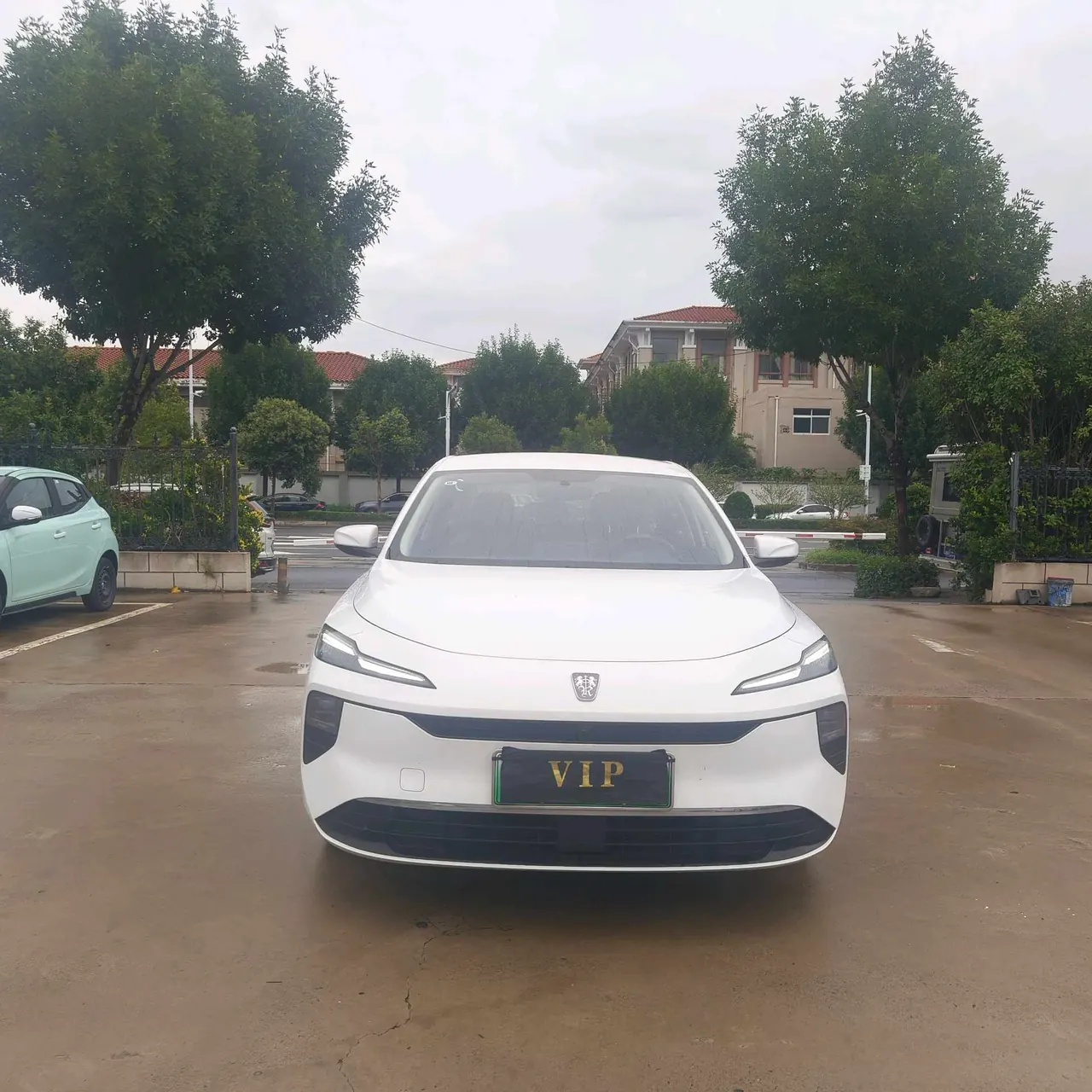 Roewe 2025 E 6 520km Travel Edition Automatic Gear 2