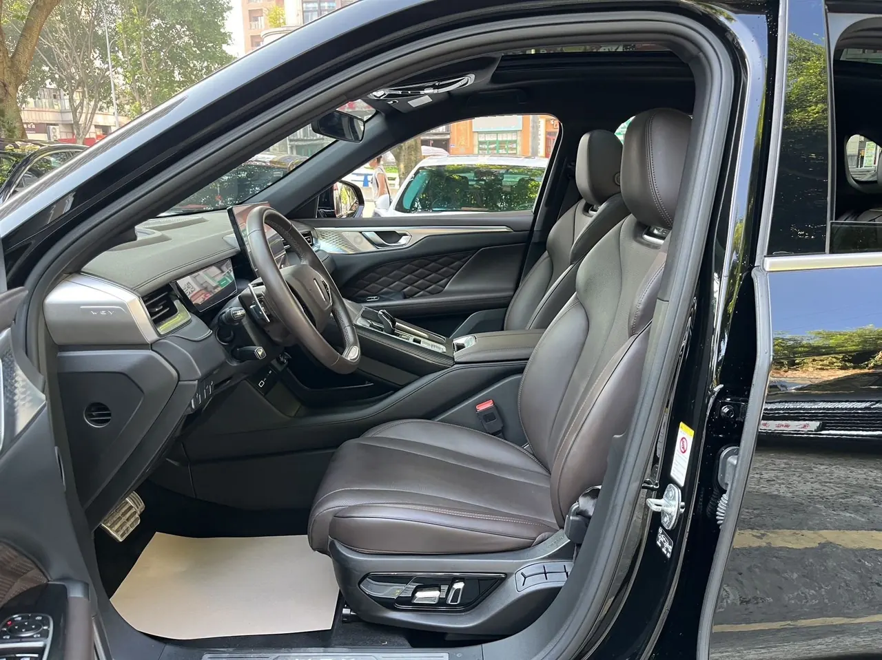 WEY 2021 mocha 48V 2.0T two-wheel drive extra-thick automatic gear 6