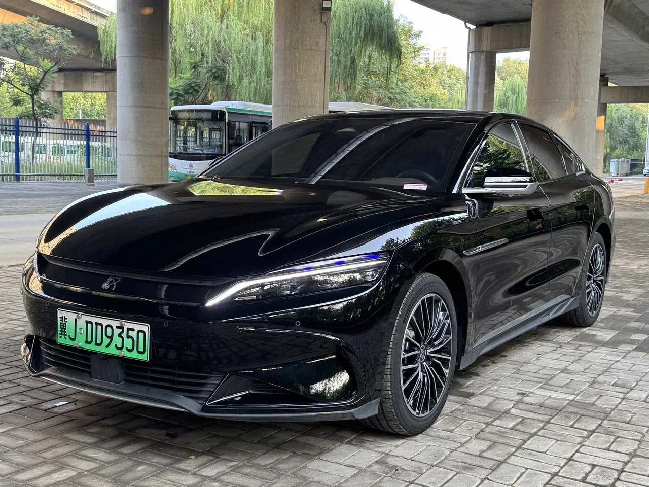 打开图片灯箱:BYD 2024 Han EV 506KM Glory Edition Precursor Noble Automatic Transmission