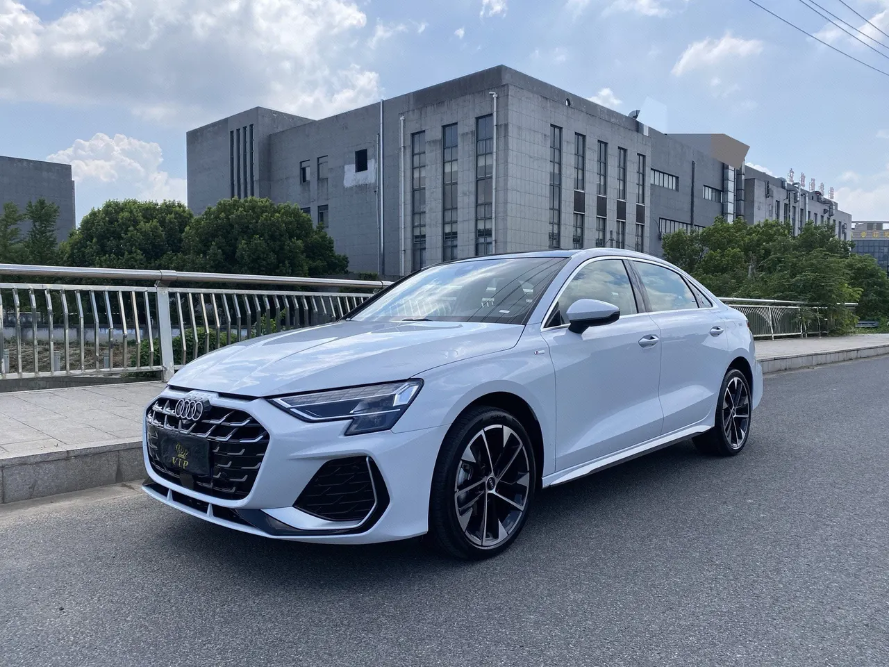 打开图片灯箱:Audi 2026 A3L Limousine 1.5TFSI 35TFSI Flying Premium (Modified) Automatic Gear