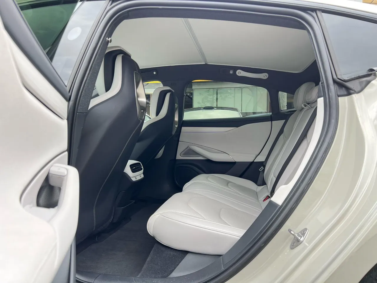 MI 2024 SU 7 700km Rear Drive Long Endurance Smart Driving Edition Automatic Gear 6