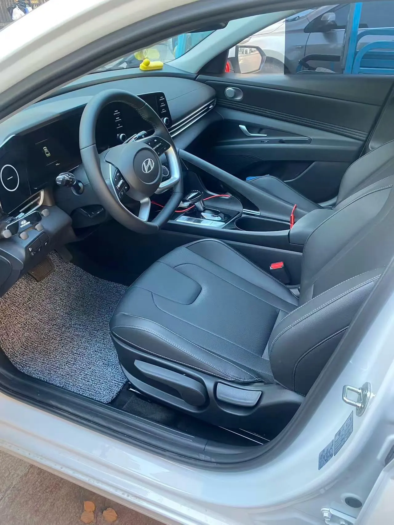 Hyundai 2026 Elantra -3-compartment 1.5 Stepless GLS Leading Edition Automatic Gear 2