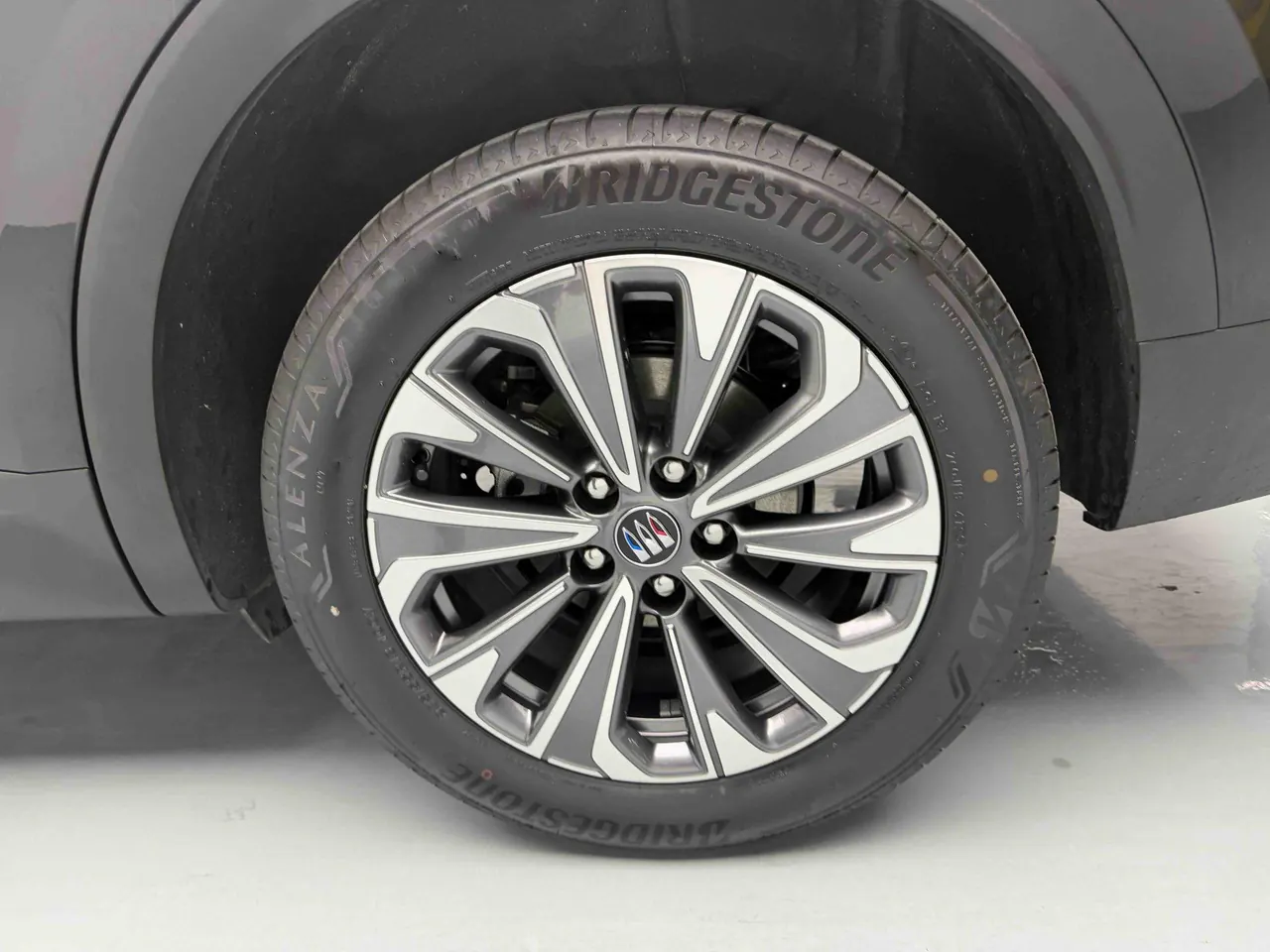 Buick 2026 Angkewei Plus 2.0T 28T Two-Drive Platinum Edition Automatic Gear 2