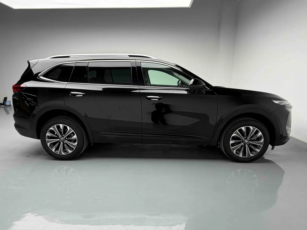 Buick 2026 Angkewei Plus 2.0T 28T Two-Drive Platinum Edition Automatic Gear 6