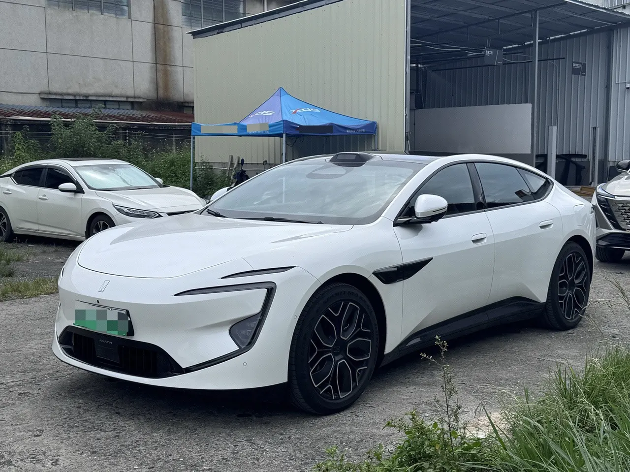 Open image lightbox: Avatr 2026 Avatr 12 Max dual-motor all-electric version (facelift) automatic transmission