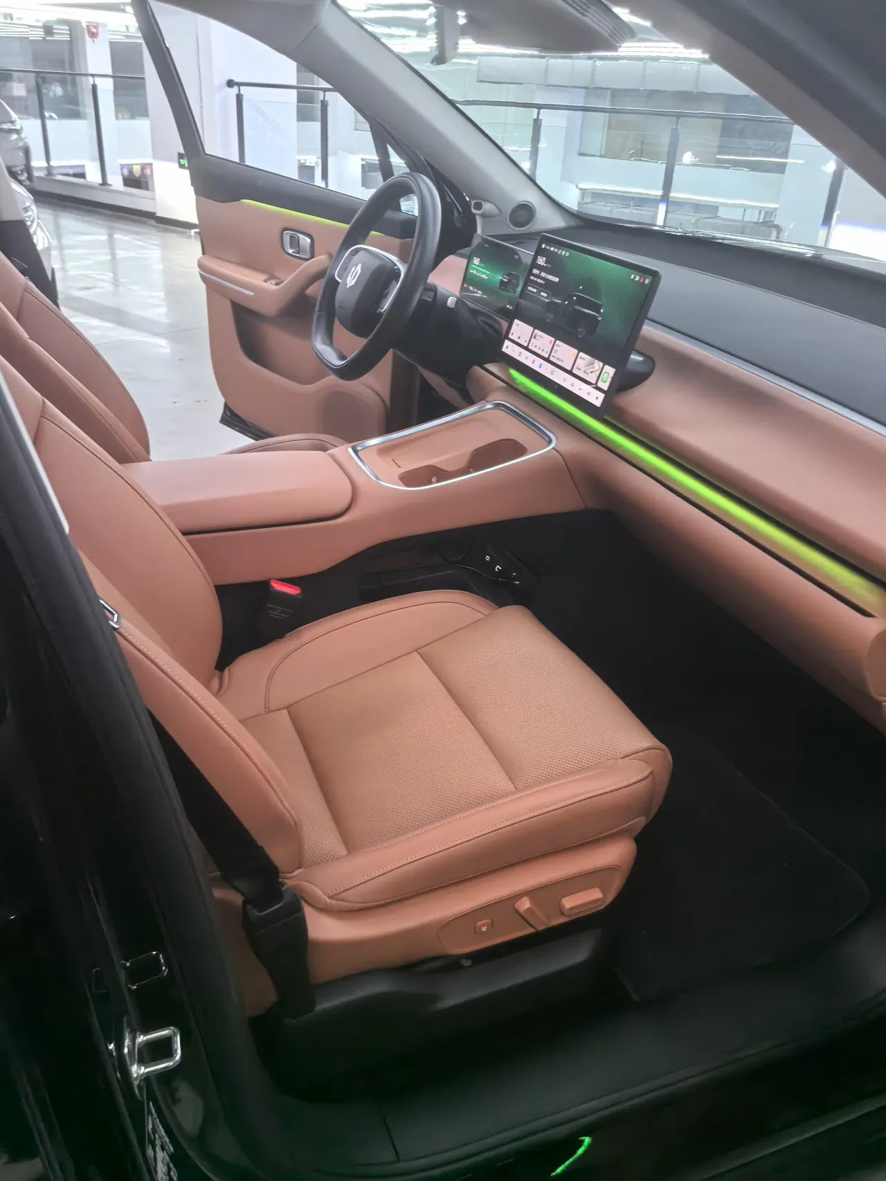 Leapmotor 2026 C 16 280 Laser Radar Zhizun Edition 6-seat Automatic Gear 2