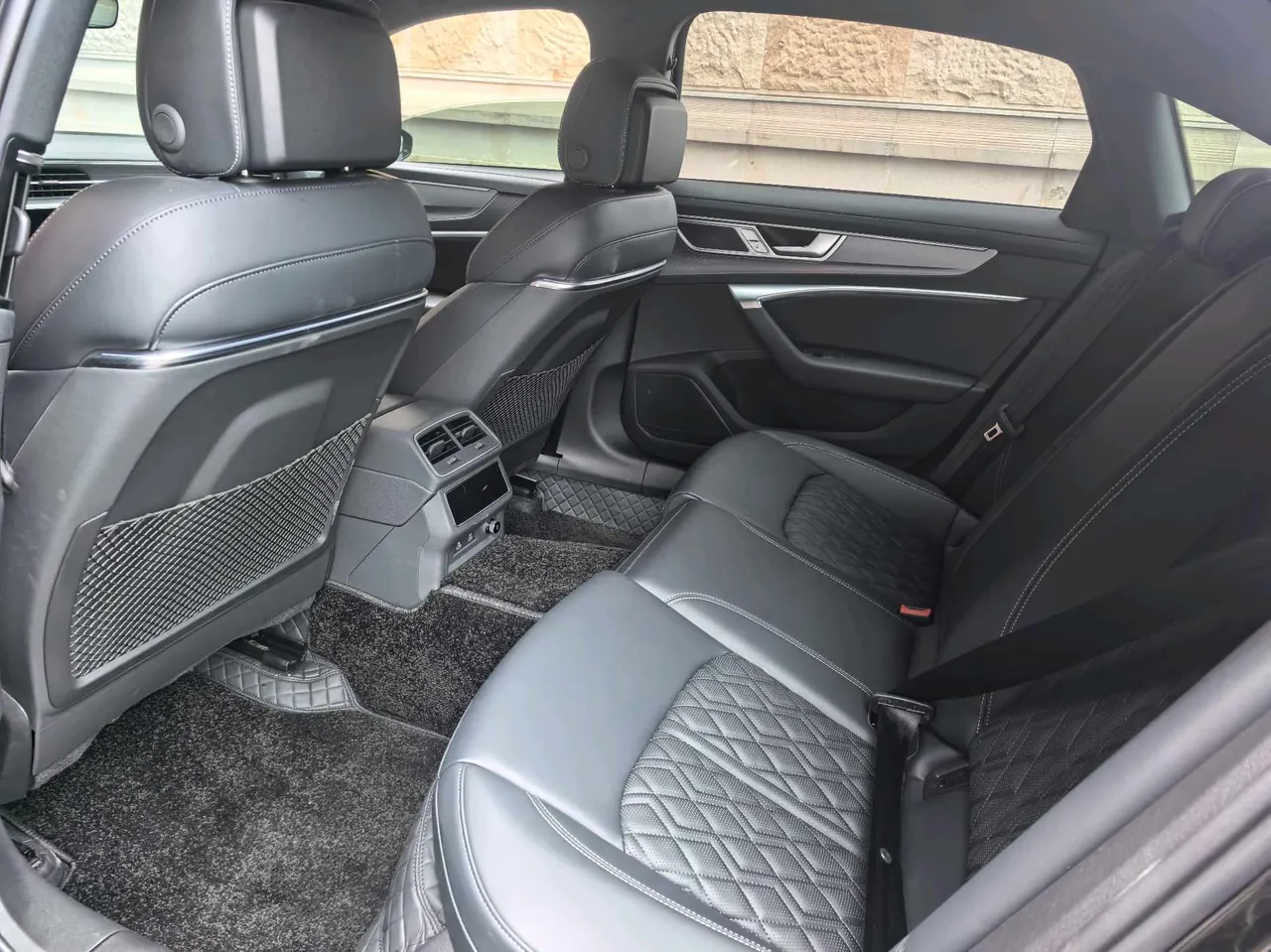 Audi 2026 A6L 2.0TFSI 45TFSI Prestige Dynamic Edition Automatic 3