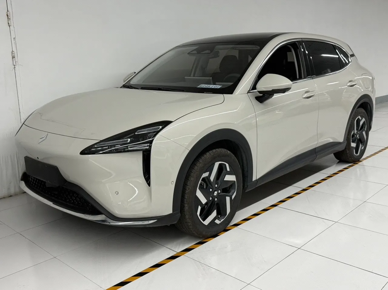 BaoJun 2026 Cloud Sea 600km Pure Electric Edition Automatic Gear - View 1