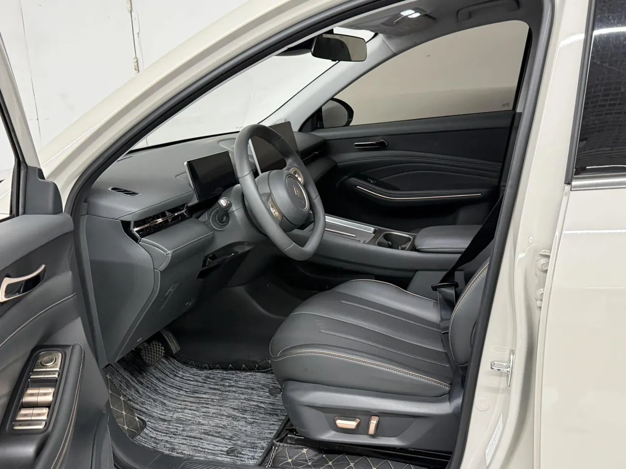 BaoJun 2026 Cloud Sea 600km Pure Electric Edition Automatic Gear 2