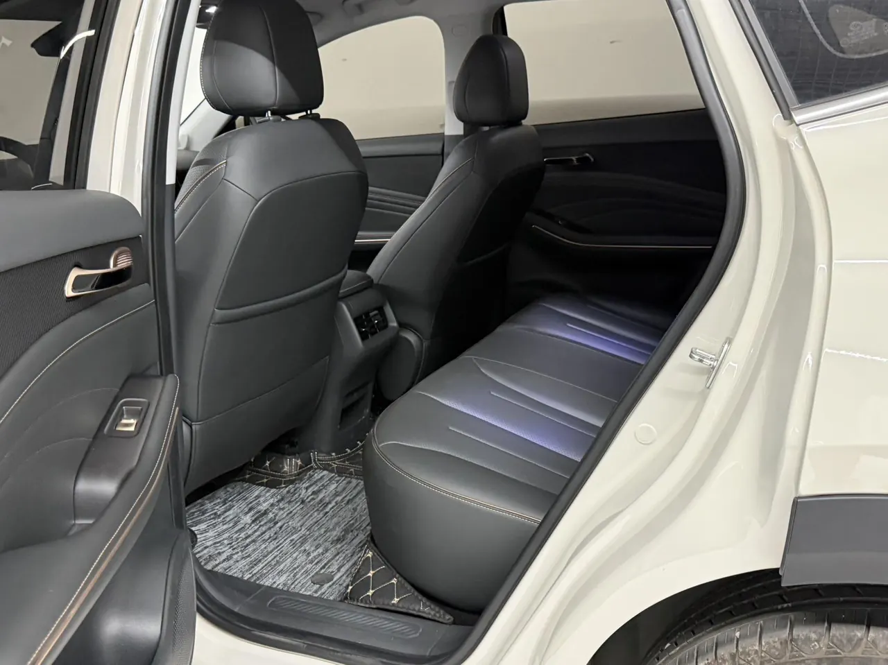 BaoJun 2026 Cloud Sea 600km Pure Electric Edition Automatic Gear 3