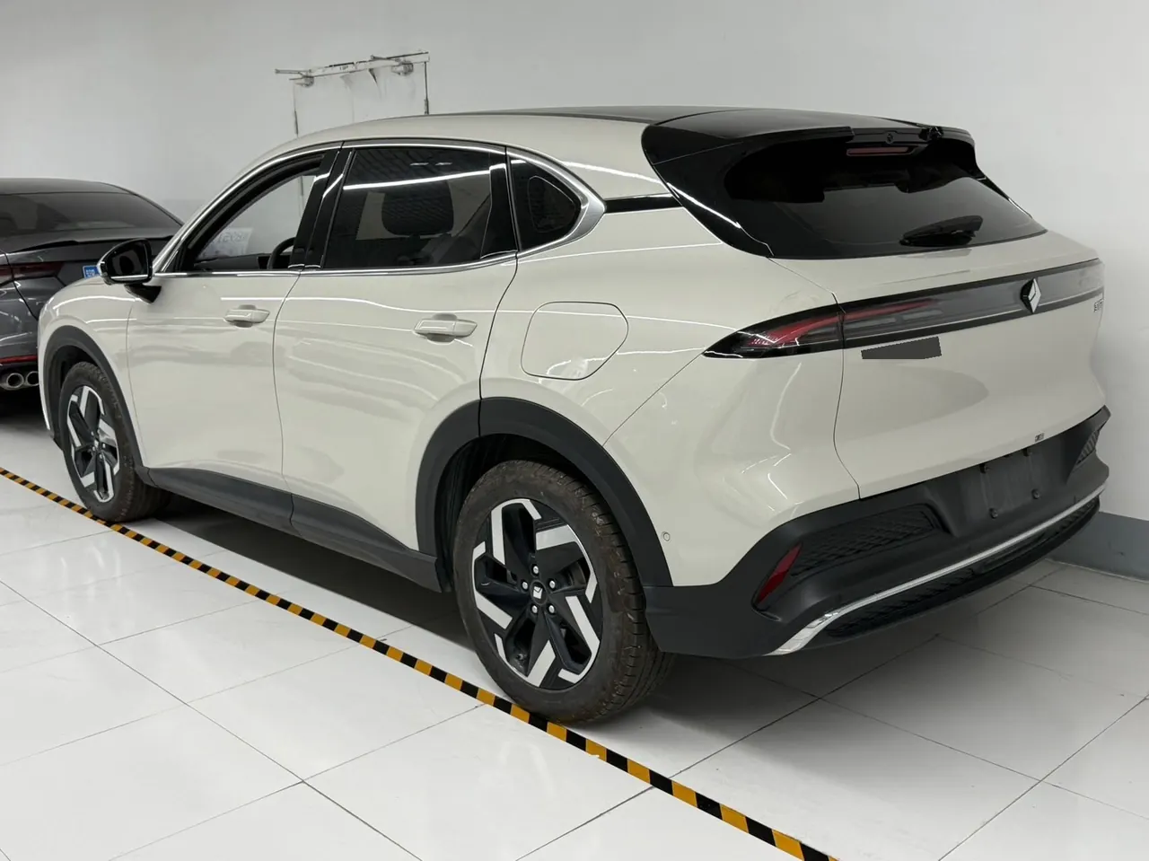 BaoJun 2026 Cloud Sea 600km Pure Electric Edition Automatic Gear 5