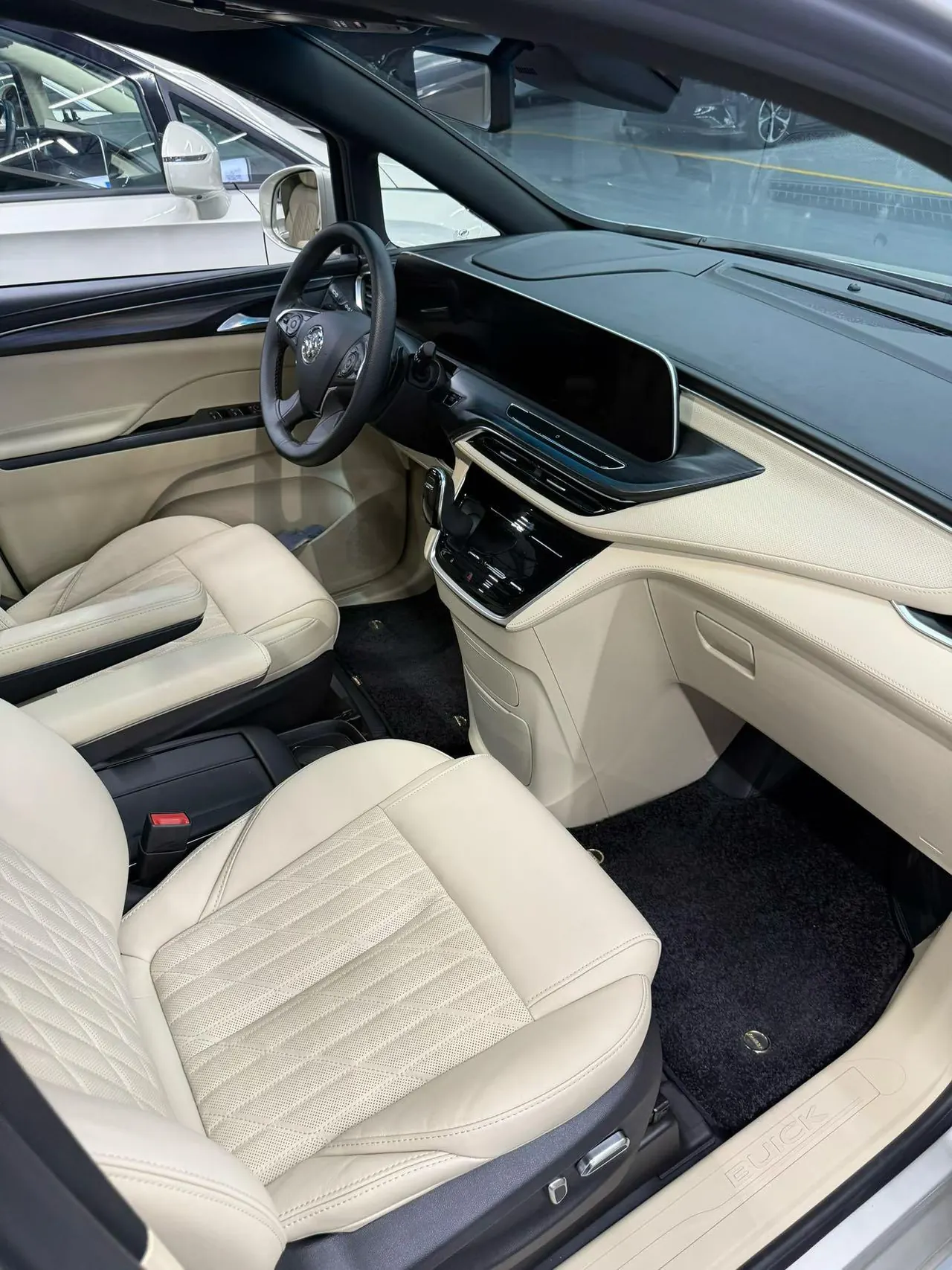 Buick 2022 GL8 ES Lu Zun 48V 2.0T 653T Luxury Automatic Gear 4