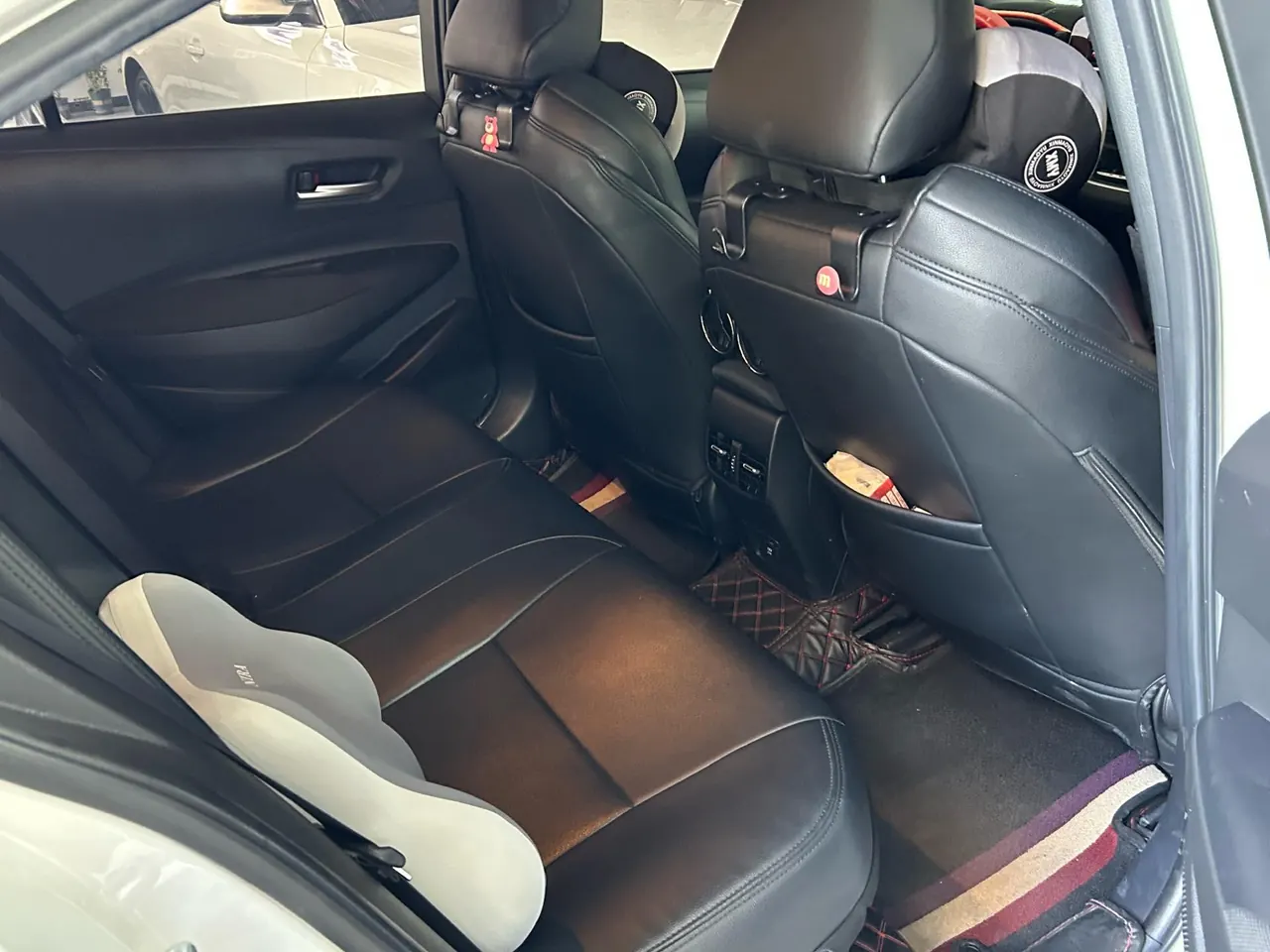 Toyota 2022 Lei Ling Shuangqing 1.8H Stepless Deluxe Edition Automatic Gear 3