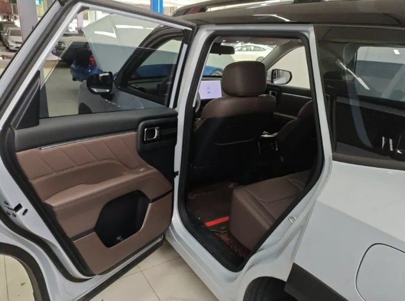 WuLing 2026 Starlight 560 500km Luxury Automatic Gear 4