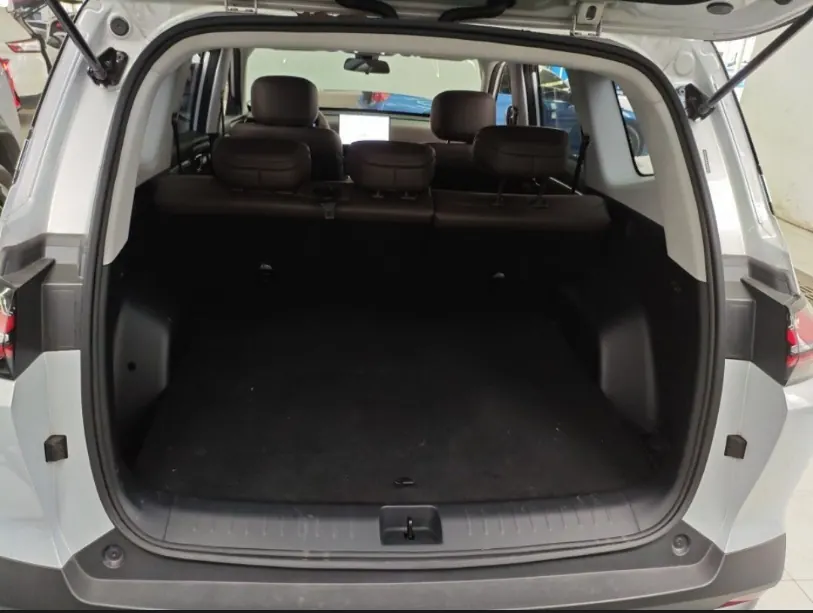WuLing 2026 Starlight 560 500km Luxury Automatic Gear 6