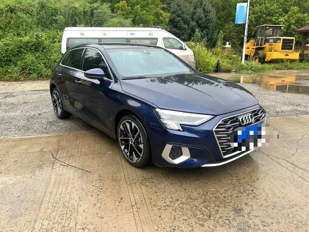 Audi 2022 A3 Sportback 1.4TFSI 35TFSI Deluxe Elegant Automatic Gear 2