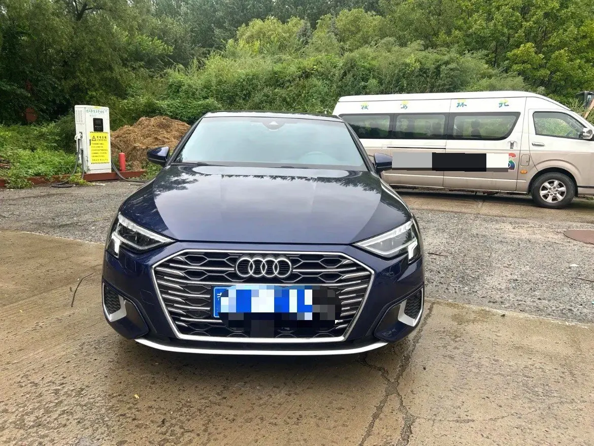 Audi 2022 A3 Sportback 1.4TFSI 35TFSI Deluxe Elegant Automatic Gear 3