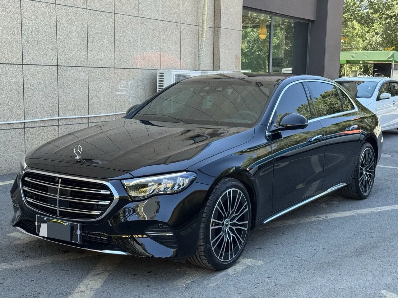 打开图片灯箱:Mercedes Benz E-Class 2026 model E 300 L 48V 2.0T Luxury Edition Automatic