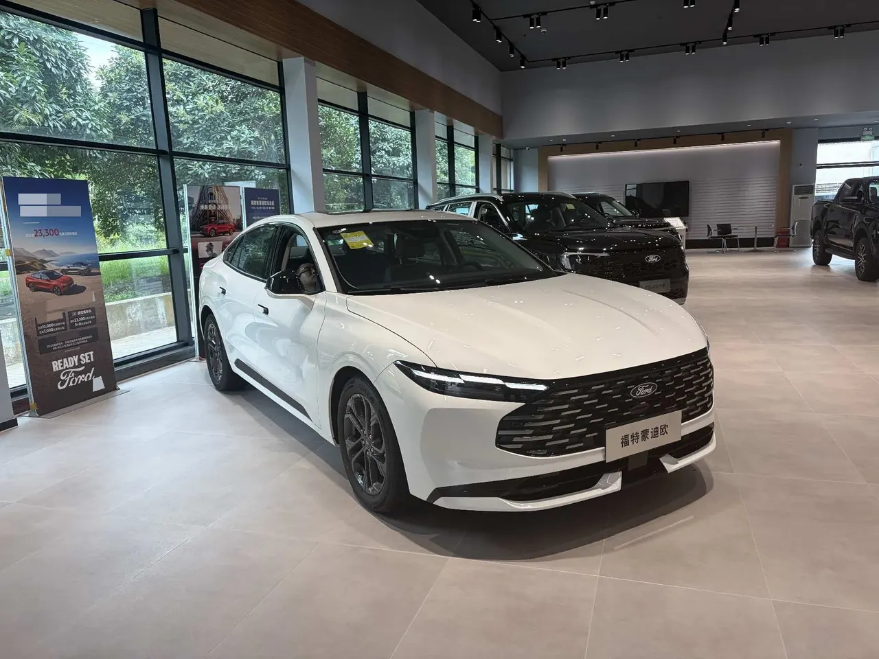 Ford 2026 Mondeo 2.0T EcoBoost Luxury Automatic 3