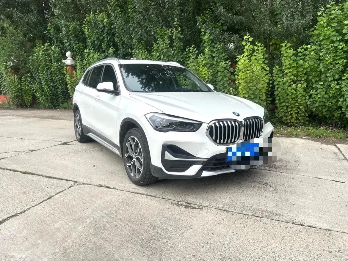 BMW 2022 X1 sDrive20Li 1.5T fashion automatic gear 2