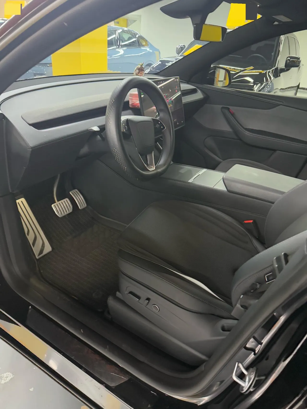 Tesla 2026 Model Y Rear-Wheel-Drive Automatic 4