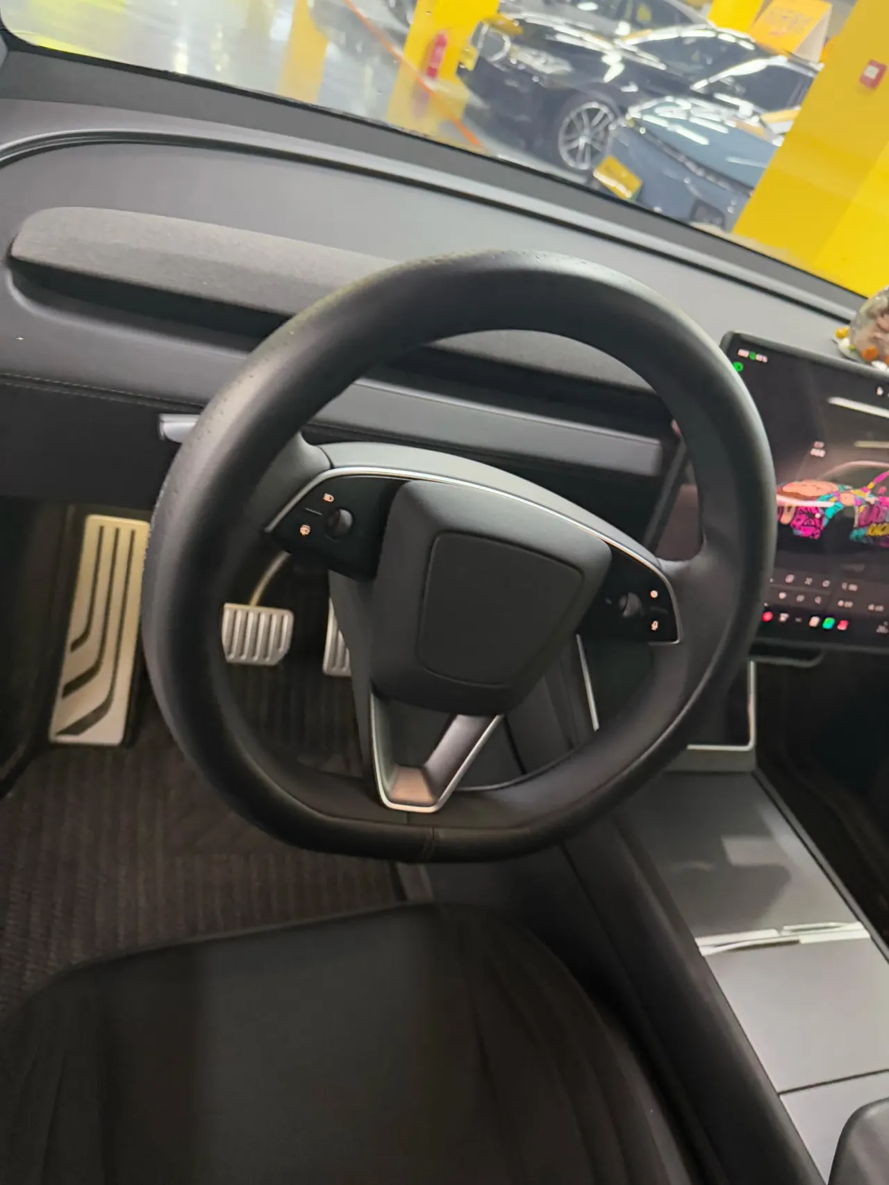 Tesla 2026 Model Y Rear-Wheel-Drive Automatic 5