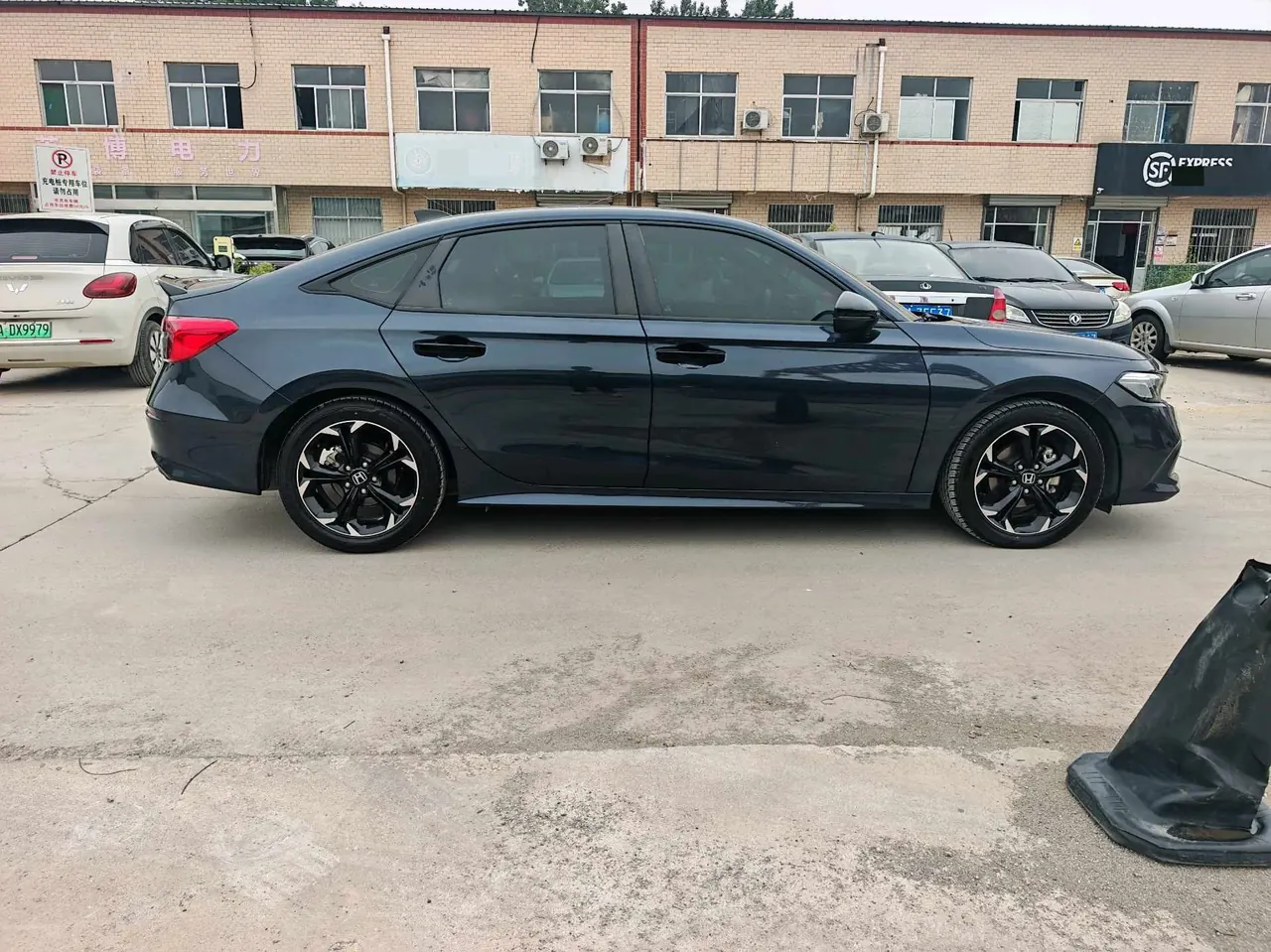 Honda 2022 Civic 1.5T Stepless 240TURBO Combustion Edition Automatic Gear 4