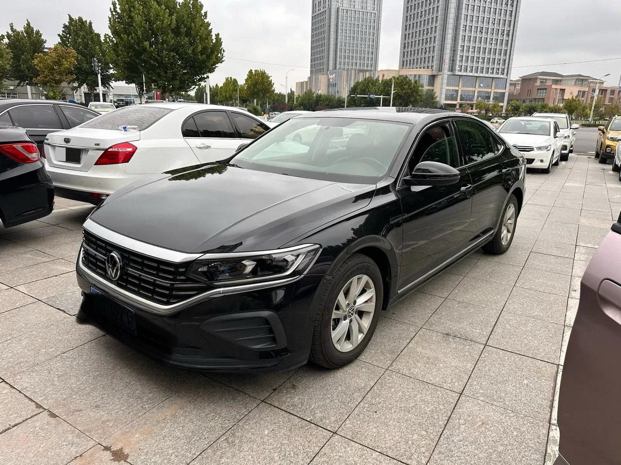Open image lightbox: Volkswagen 2022 Passat 1.4TSI 280TSI Business Edition Automatic
