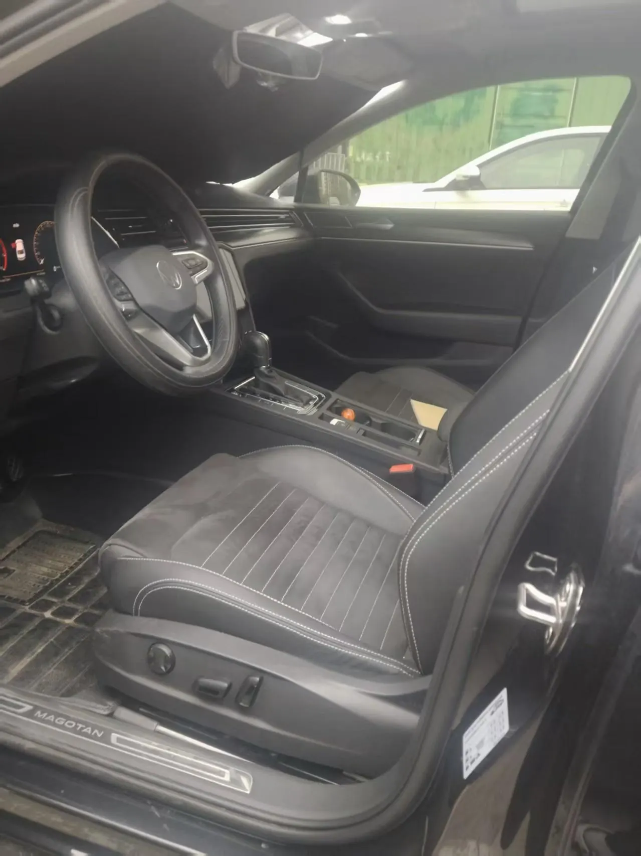 Volkswagen 2020 Magotan 2.0TSI 330TSI luxury automatic transmission 2