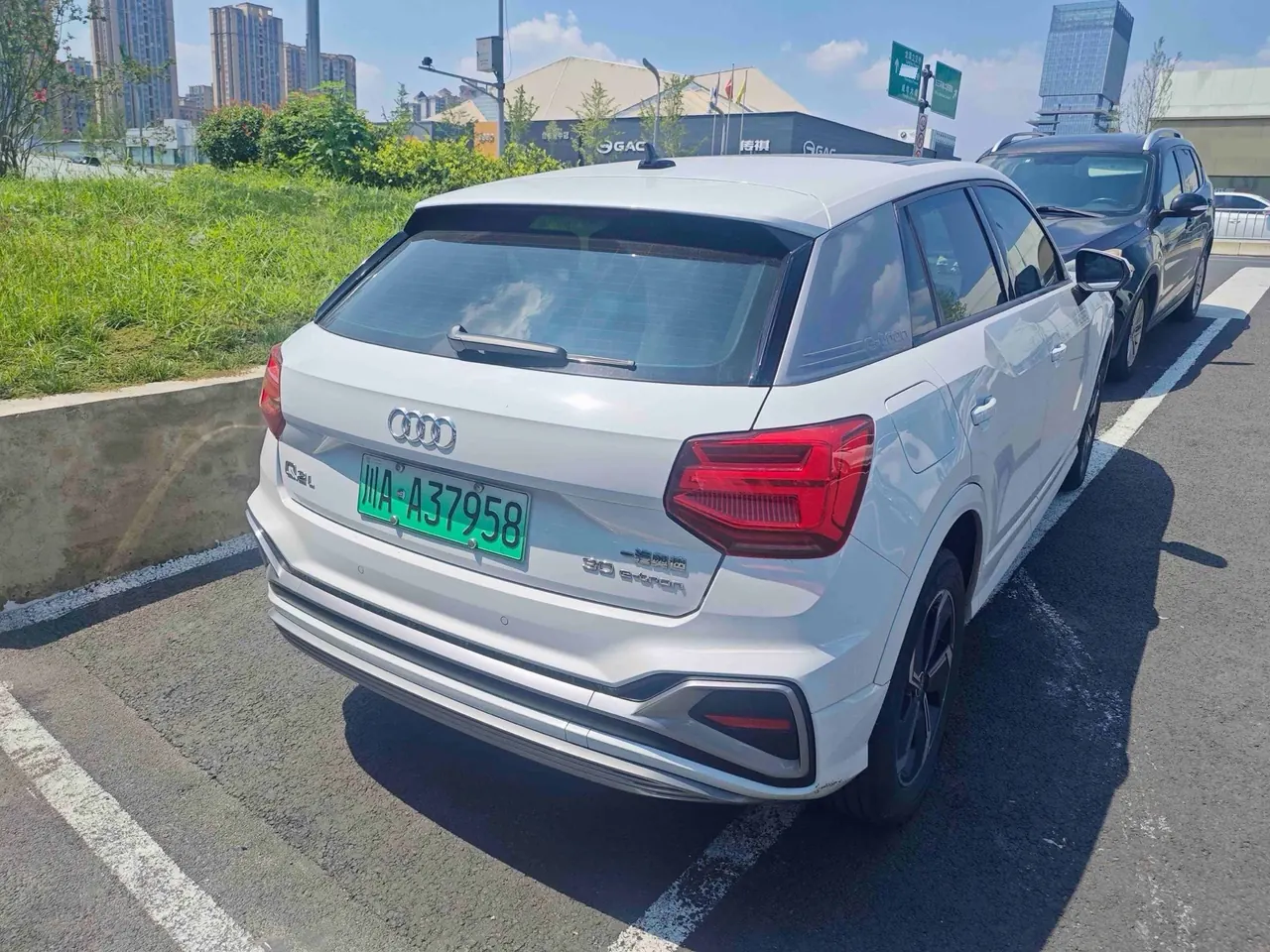 Audi 2022 Q2L e-tron pure electric intelligent automatic transmission 2
