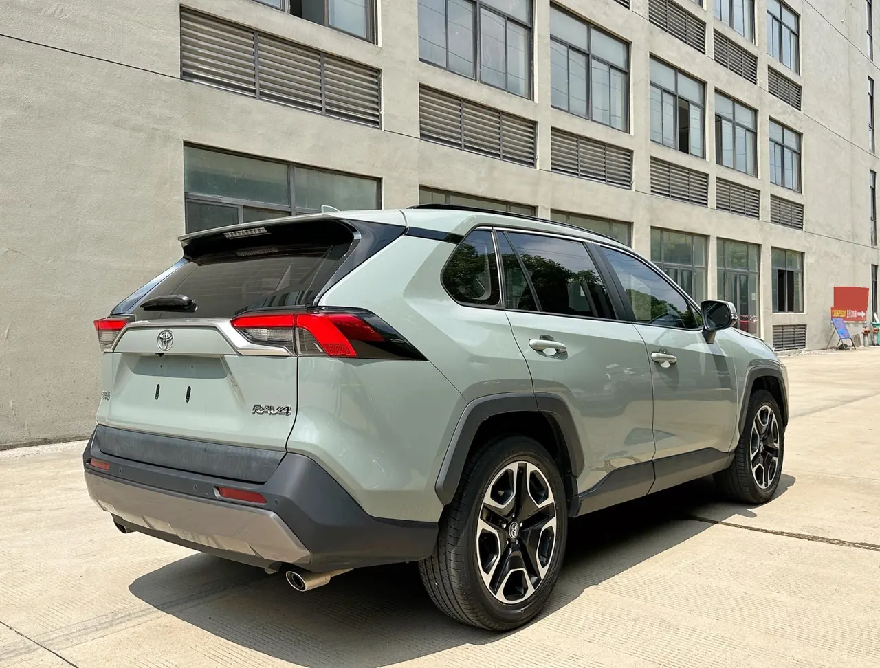 Toyota 2021 RAV4 Rongbo 2.0 Stepless Two-Drive Premium Edition Automatic Gear 13