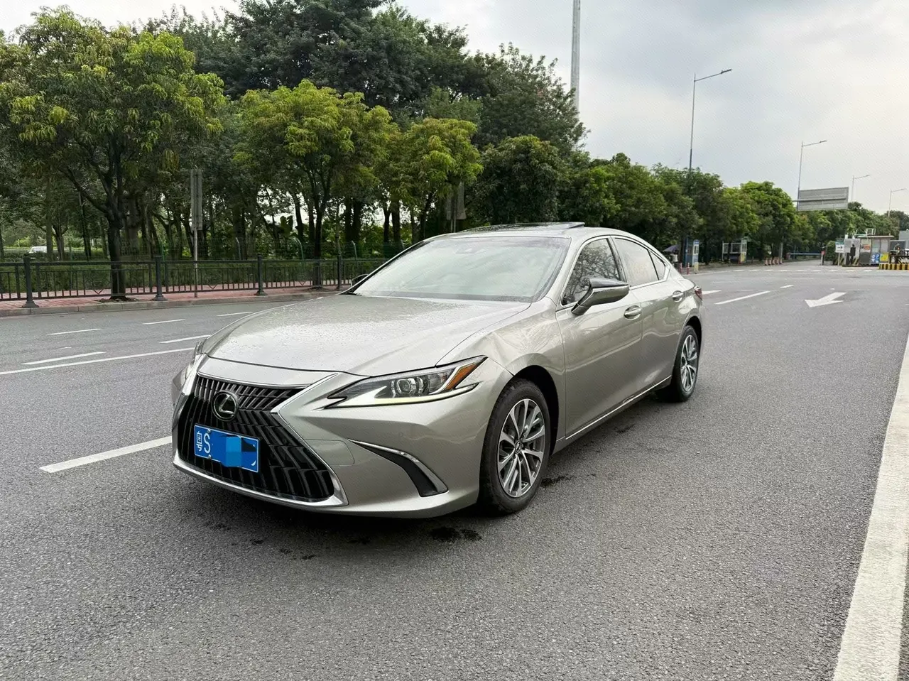 Open image lightbox: Lexus ES (Imported) 2021 ES200 2.0 Stepless Premium Edition Automatic Gear