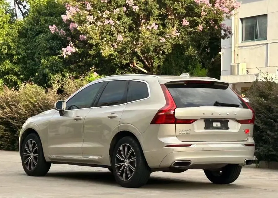 Volvo 2020 XC60 2.0T T5 4WD Zhiya Deluxe Edition Automatic Gear 4