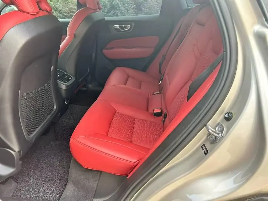 Volvo 2020 XC60 2.0T T5 4WD Zhiya Deluxe Edition Automatic Gear 7