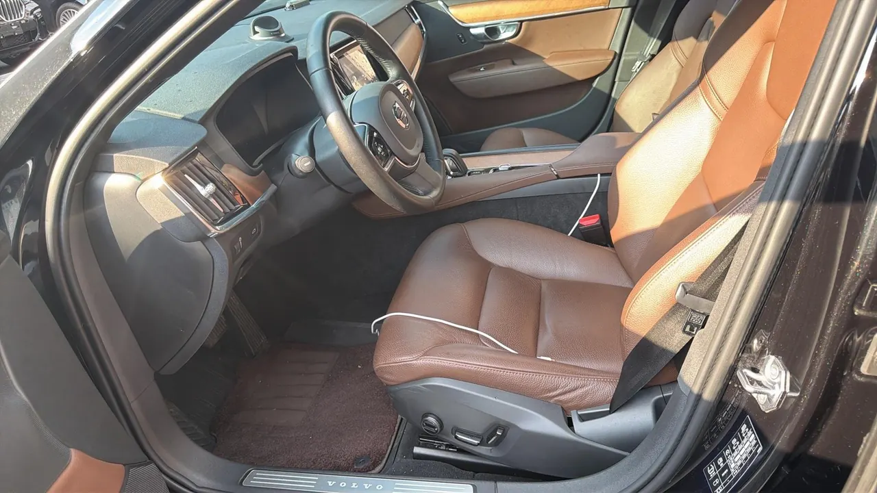 Volvo 2021 S90 48V 2.0T B5 Zhiyi Sports Edition Automatic Gear 3