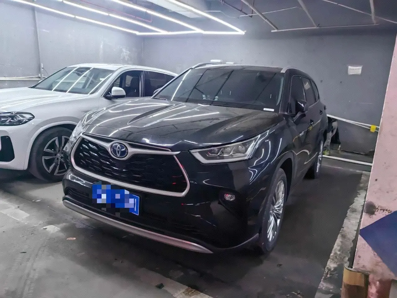 Open image lightbox: Toyota 2023 Highlander Dual Engine 2.5 Stepless Intelligent Electric Hybrid Four-wheel Drive Elite Edition 7-seat Automatic Transmission