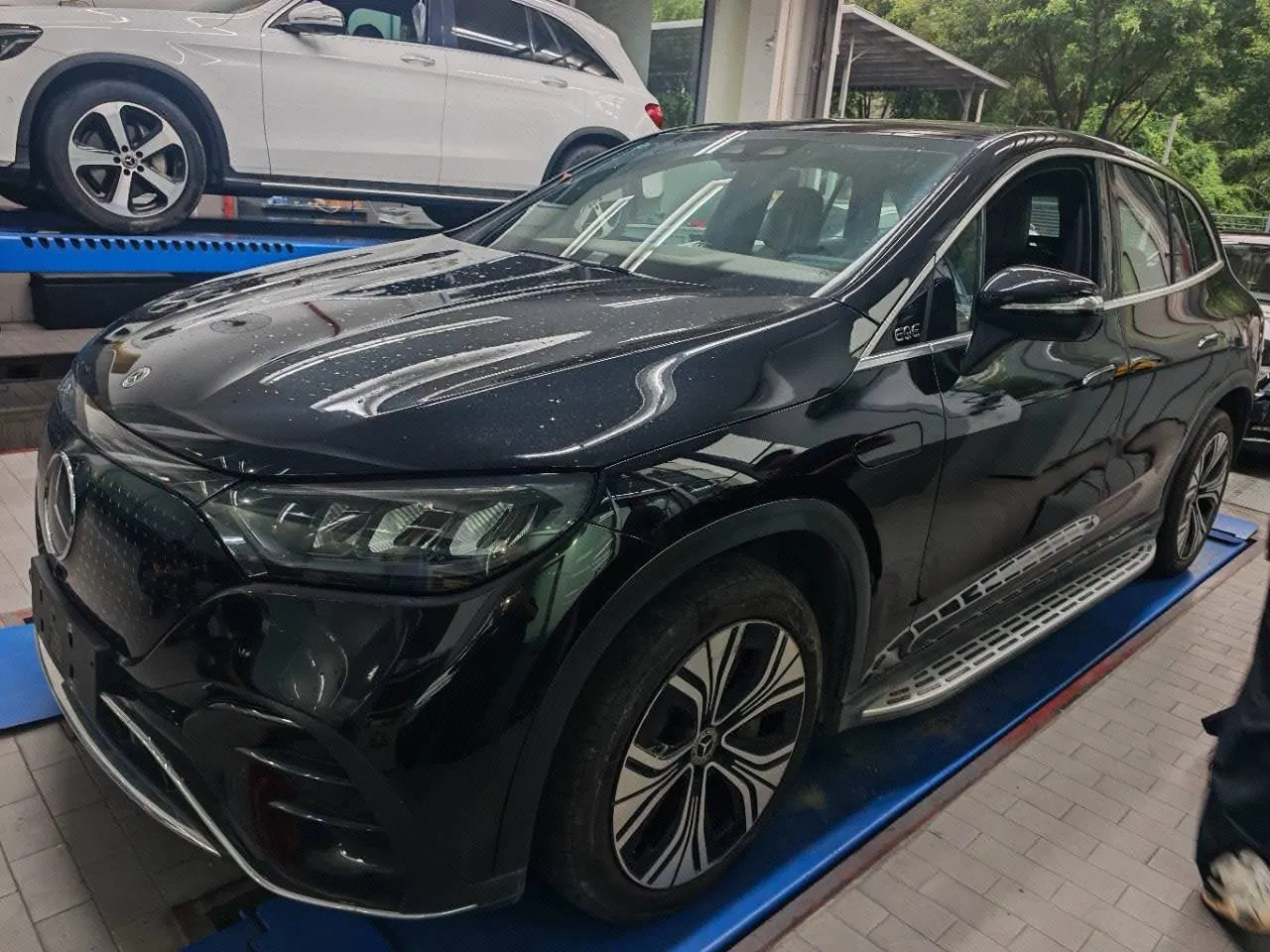 打开图片灯箱:Mercedes Benz 2024 EQE SUV 500 4MATIC EQE SUV 500 4MATIC Deluxe Edition Automatic