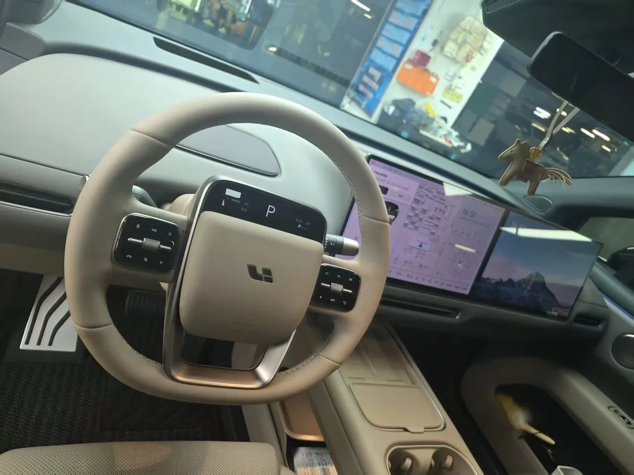 Li 2025 i6 four-wheel drive basic automatic transmission 6
