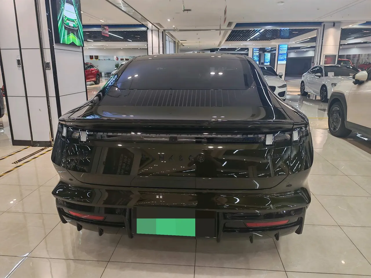 LYNK&amp;CO 2025 LYNK&amp;CO 10 EM-P 1.5T 240 four-wheel drive Ultra sports version automatic gear 3