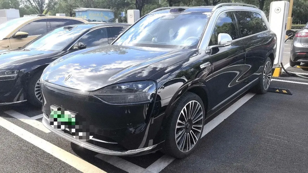 Open image lightbox: AITO 2024 AITO M9 extended range Ultra 52kWh automatic gear