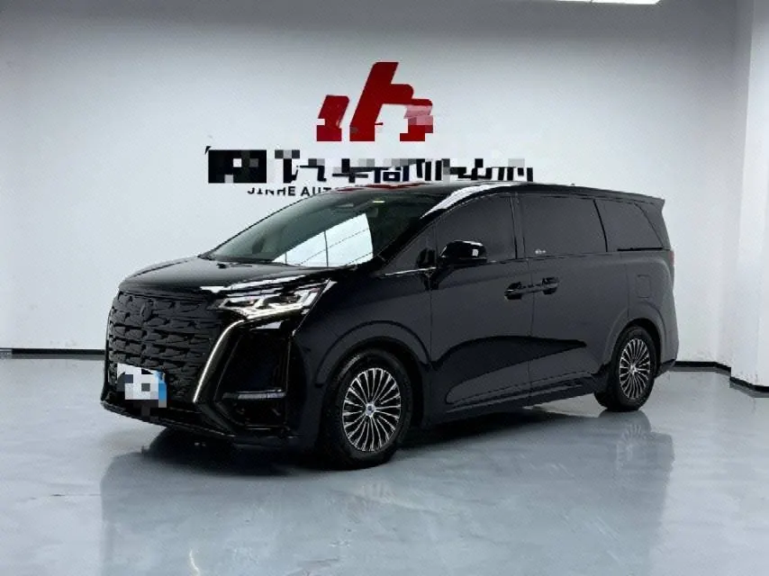 Open image lightbox: Denza 2024 Denza D9 DM-i 1.5T stepless 980 four-wheel drive distinguished automatic gear