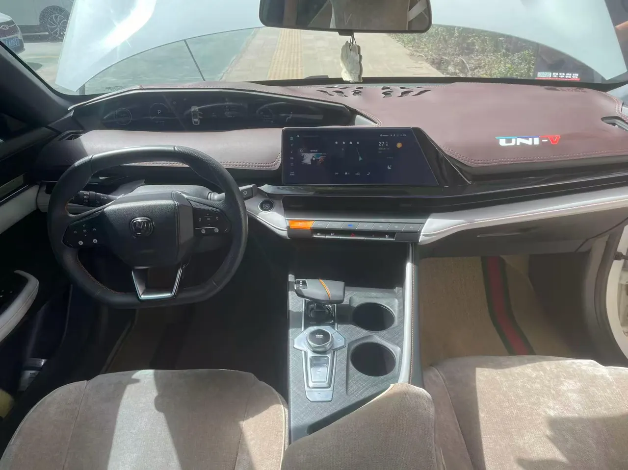 ChangAn 2024 UNI-V Smart Electric iDD 1.5 Stepless Blue Whale 136km Smart Zun Automatic Gear 4