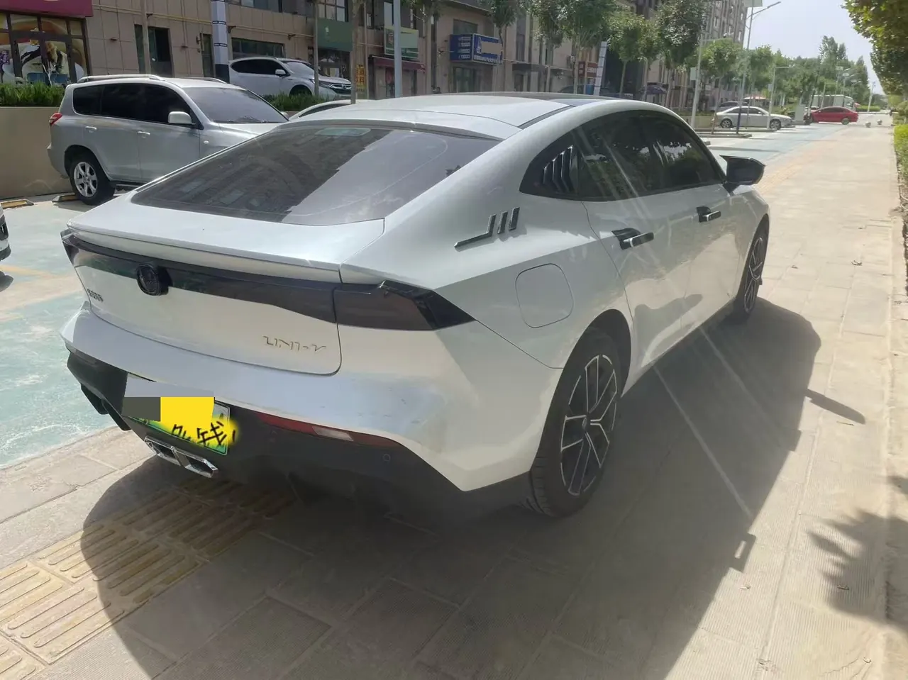 ChangAn 2024 UNI-V Smart Electric iDD 1.5 Stepless Blue Whale 136km Smart Zun Automatic Gear 6