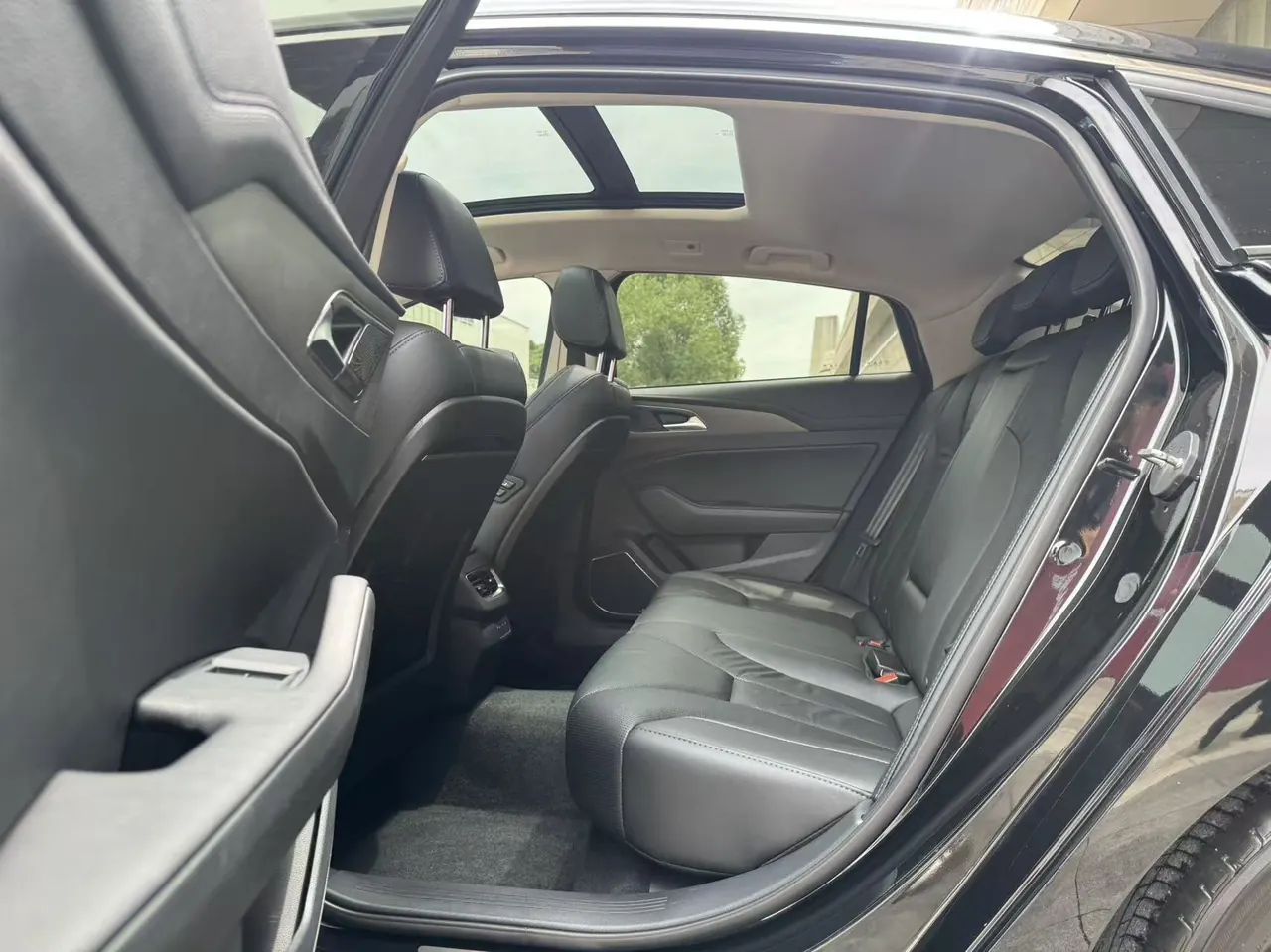HongQi 2022 H5 48V 1.8TD Zhilian Qi Chang Edition Automatic Gear 4