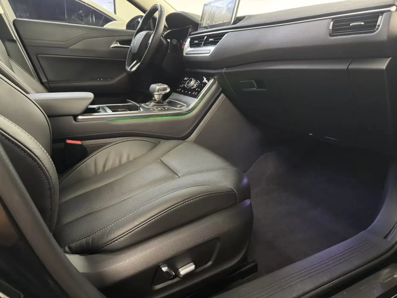 HongQi 2022 H5 48V 1.8TD Zhilian Qi Chang Edition Automatic Gear 8