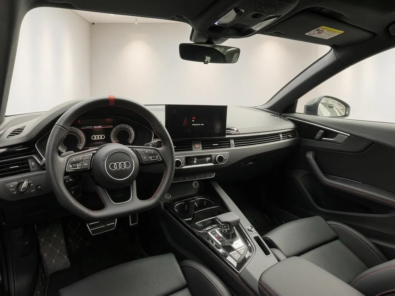Audi 2025 A4L 2.0TFSI 40TFSI 2 million‑vehicle celebration edition, luxury sporty model, automatic transmission 4